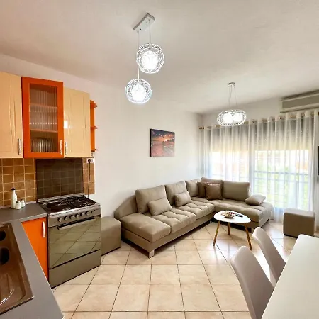 Best Location Beach Apt Golem 아파트