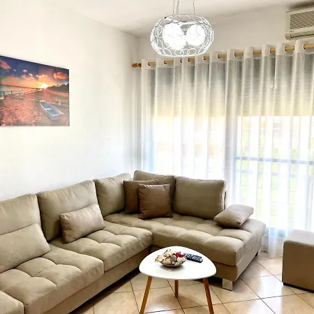 Best Location Beach Apt Golem 골렘