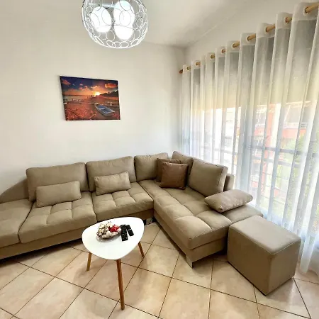 Best Location Beach Apt Golem